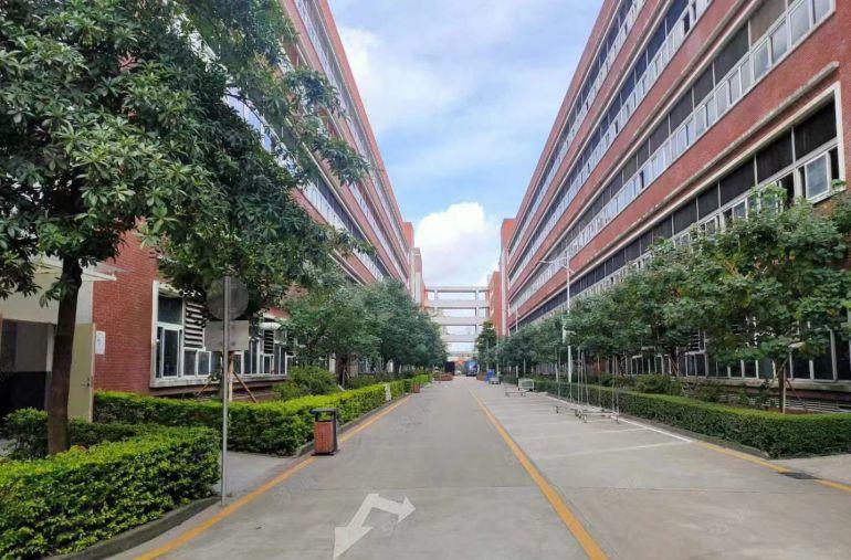 龙华大浪新百利工业园红本厂房28000平方可分租，带无尘车间