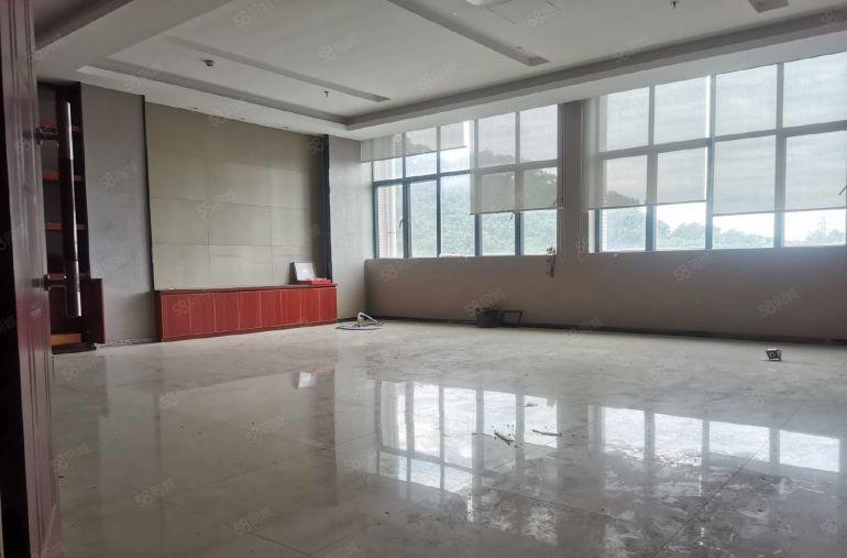 龙华观澜高速口原房东工业区2000平独院带红本厂房出租带装修