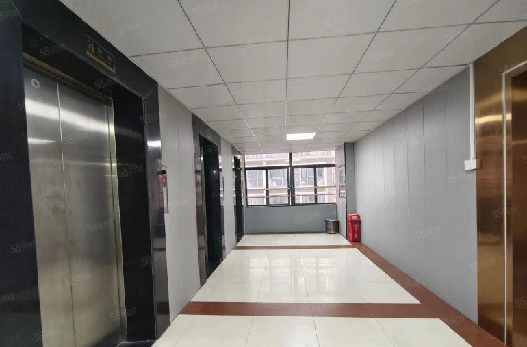 清湖地铁口800米通通会盈中心1200平整层，带家私空调出租