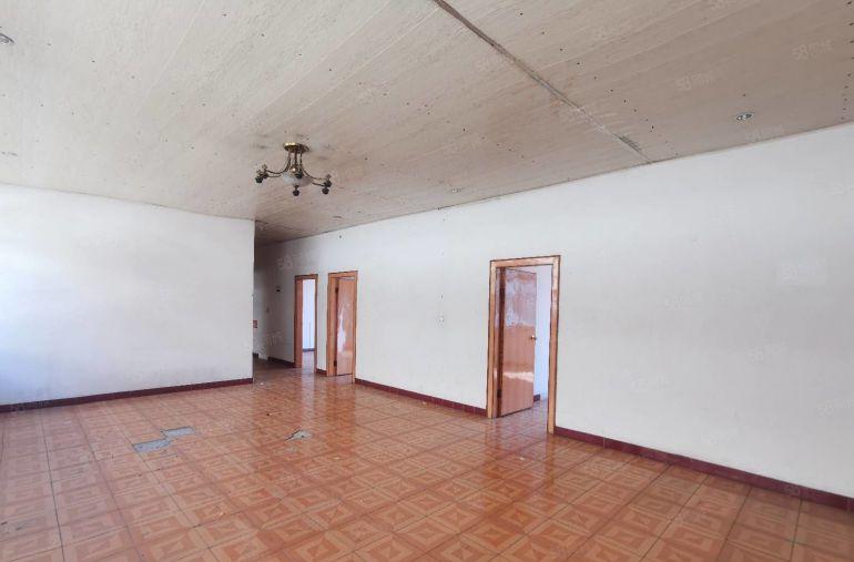 龙华元芬地铁口独栋2600平原房东独门独院厂房出租。