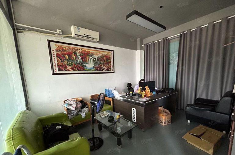 观澜松元轻轨站边原房东300平楼上精装修实际面积厂房仓库出租