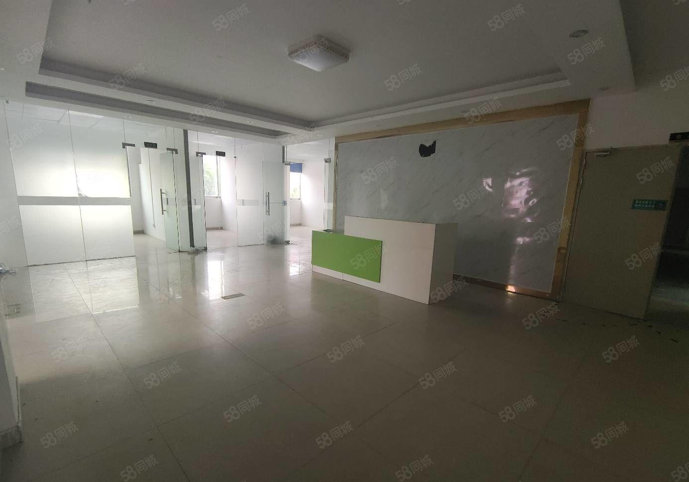 龙华汽车站旁边楼上2000平方厂房招租，带卸货平台，3吨货梯