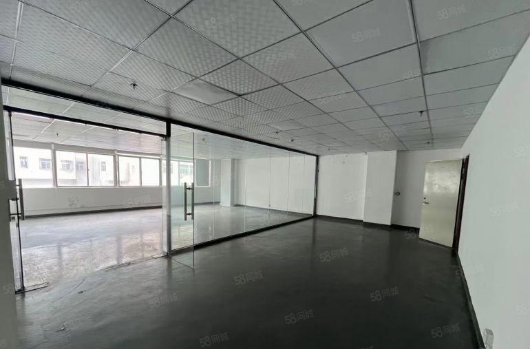 观澜樟坑径五和大道旁边楼上小面积带装修厂房出租，原房东