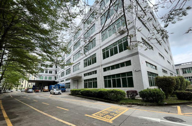 华清湖地铁口工业区2000平标准厂房出租仓库招租大小面积分租