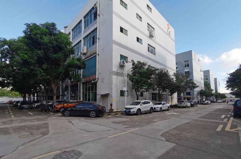 龙华观澜大富工业区楼上带装修厂房出租，660平米水电齐全