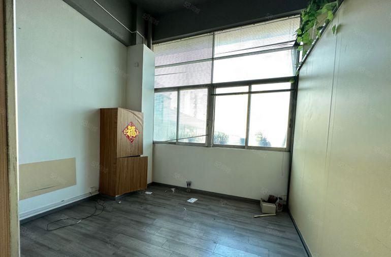 龙华观澜地铁口旁路上精装修大小可分租厂房出租