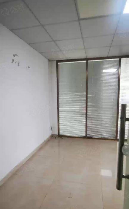 龙华大浪南路厂房290平，3加1玻璃隔间