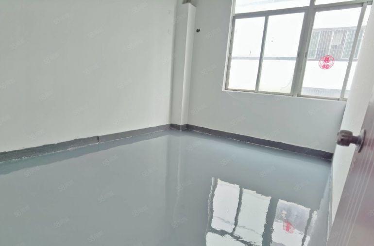 龙华大浪新百丽小面积厂房出租，280平新装修，货梯口