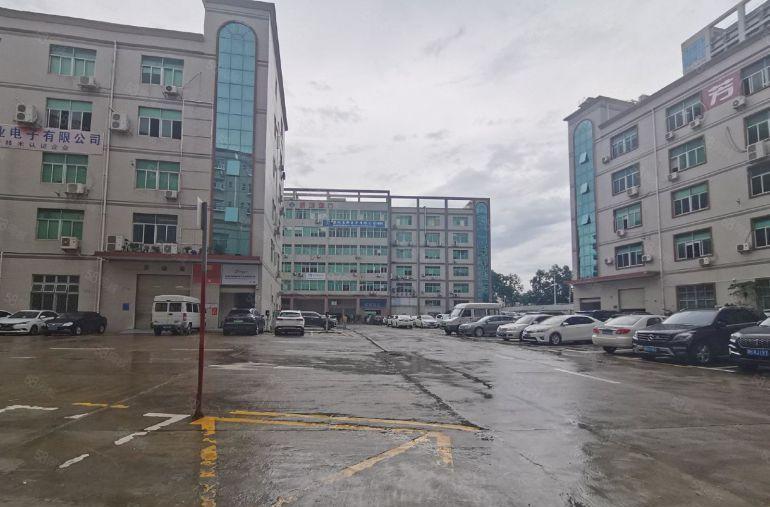 龙华民治第地铁口原房东2000平方厂房仓库出租精装修可分租