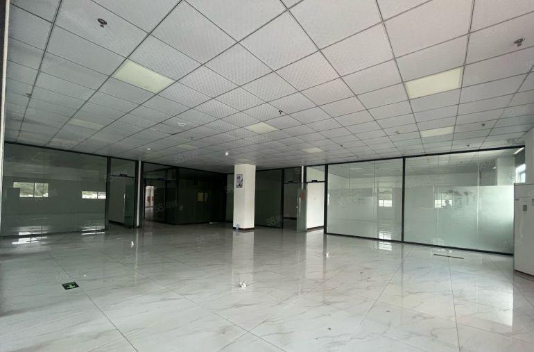 龙华元芬地铁口厂房出租一楼1000平，适合电子办公物流仓储