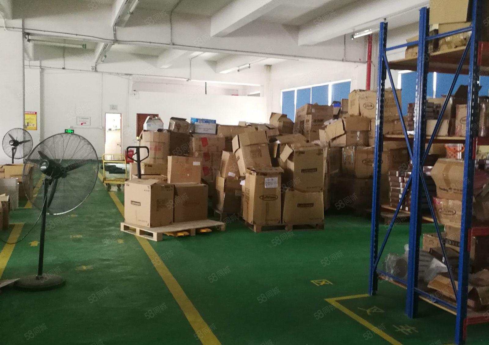 龙华厂房出租，大小面积都有，福龙路辅路旁，近龙胜地铁站附近