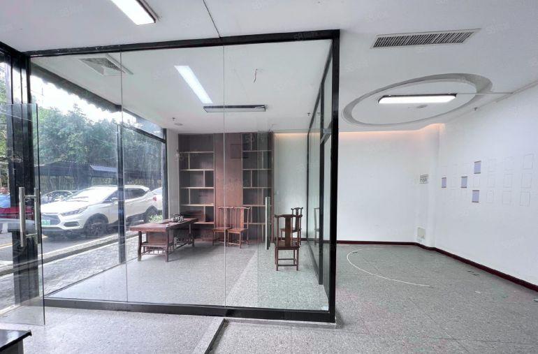 200平民治地铁口电商园新出楼上1000平方精装办公室出租