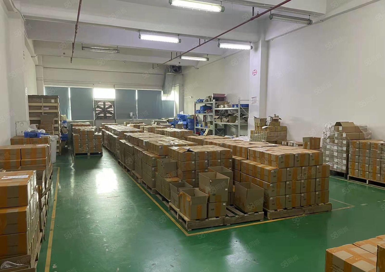 深圳龙华大浪新百丽附近楼上整层2680平精装工业厂房出租。