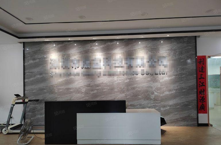 观澜松元厦地铁口附近楼上1500平精装修红本厂房出租