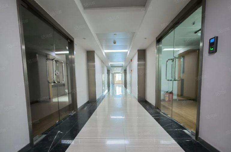 龙华大浪元芬地铁附近原房东123平精装修办公厂房出租