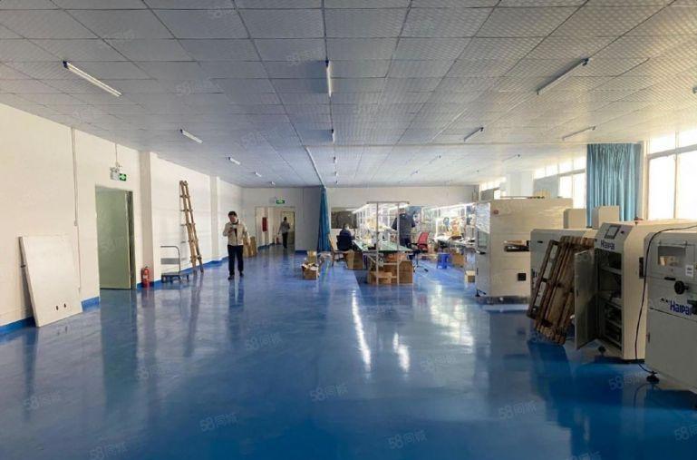 观澜原房东楼上538平米精装修厂房，仓库电商地铁口出租可分租