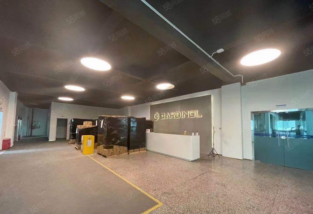 观澜樟坑径新出带办公室装修厂房楼上两层出租单层面积2950平