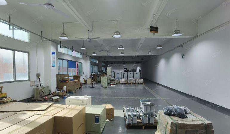 20万精装修1560平米厂房出租龙华大浪