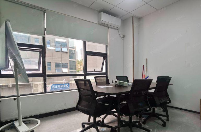 60平起分龙华清湖北地铁口5000平带精装办公室仓库厂房出租