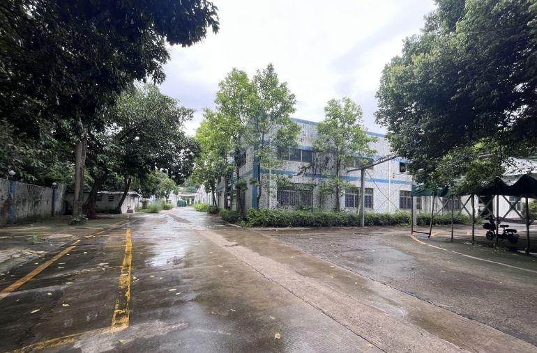 观澜地铁口原房东单一层独院12000平，一楼仓库电商精装修