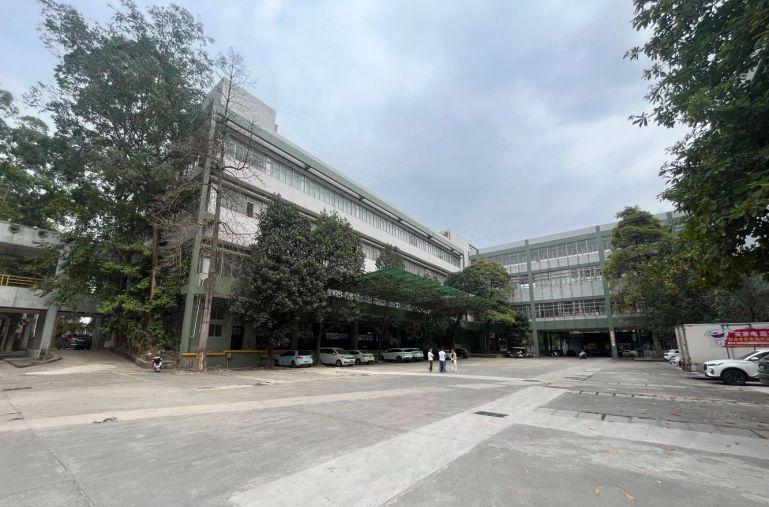 龙华地铁口旁新出3万平厂房出租，带有卸货平台，100平起分