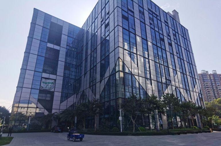 观澜地铁口原房东5000平厂房出租带现成装修100平起可分租