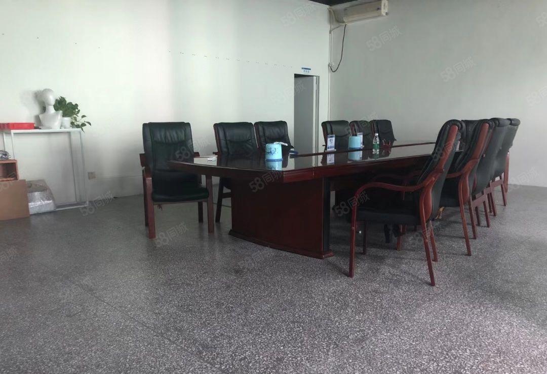 观澜樟坑径新出带办公室装修厂房楼上两层出租单层面积2950平