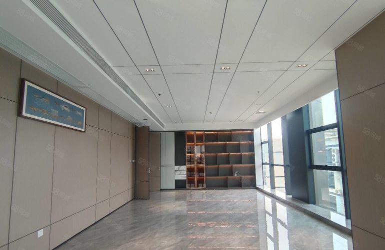 25元龙华清湖地铁口附近560平精装现成办公室