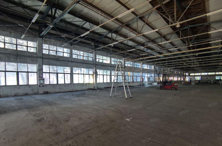 新出独院钢构8000平，龙华主干道边上，层高10米，空地超大