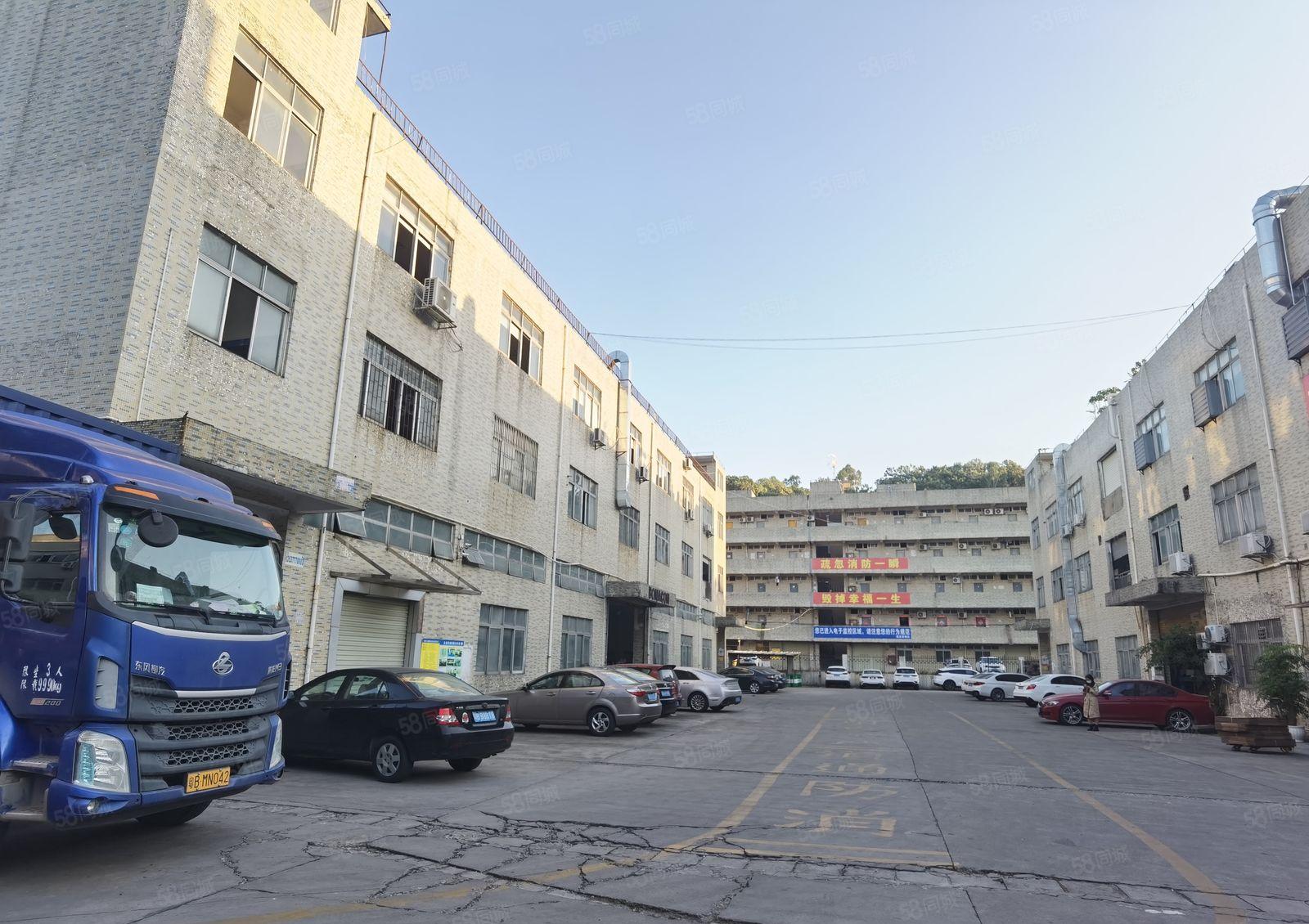 观澜福民一楼1378平米原房东厂房高度6米园区空地大价格便宜