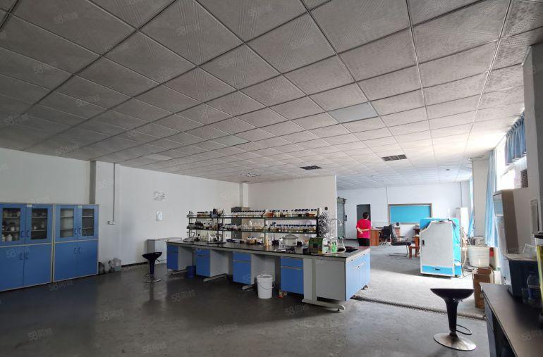 观澜福民大型园区楼上带装修厂房出租，水电齐全面积660平米