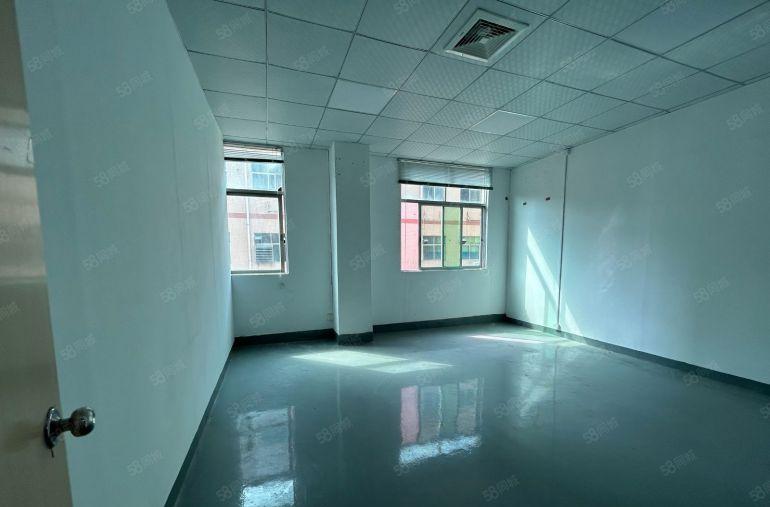 龙华清湖地铁口低价厂房出租 800平精装修可分租