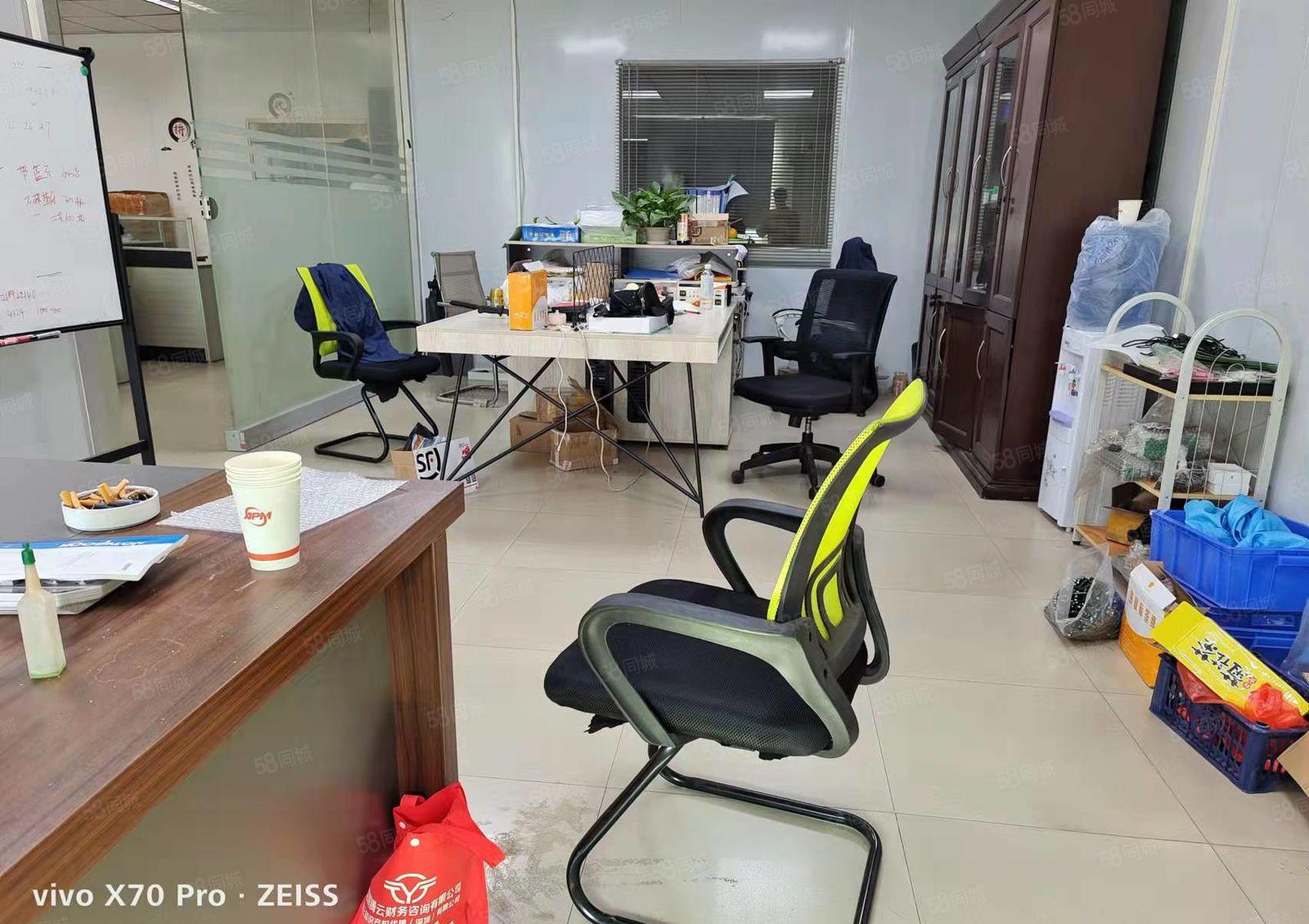 龙华大浪商业中心附近新出楼上1000标准厂房出租