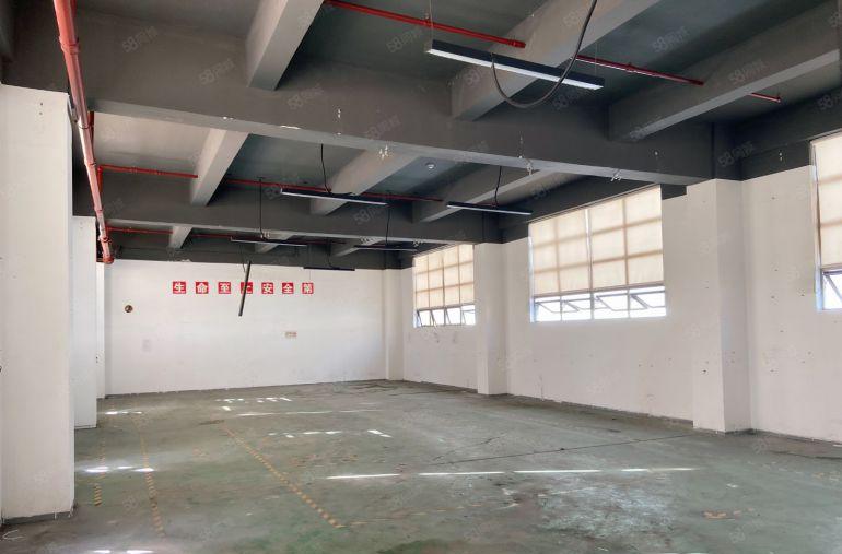 观澜章阁社区新出190平米楼上厂房出租，带3台超大排风机