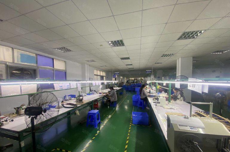 观澜地铁口工业园附近楼上1800平厂房仓库出租精装修电子设备