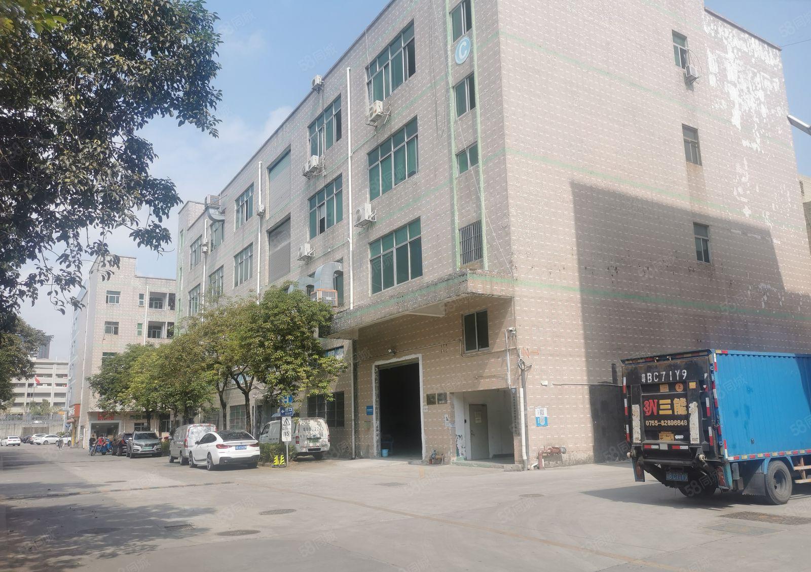 樟坑径环观南路边大型园区楼上一整层1200平米厂房出租