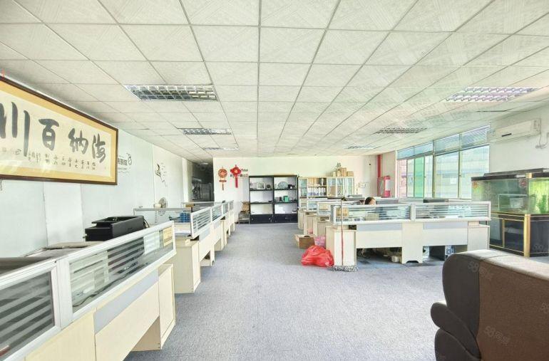 龙华元芬工业园2200平厂房仓库出租带装修无需转让费空地大