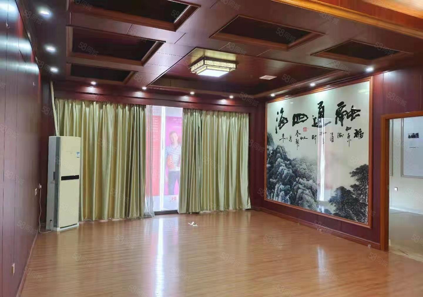 深圳龙华大浪新百丽附近一楼420平精装厂房出租。