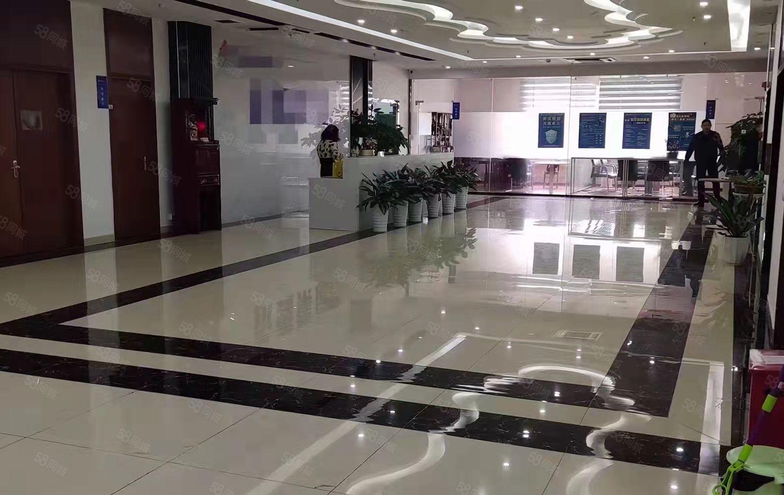 装修一楼2000平米，二楼3000平米，可分租