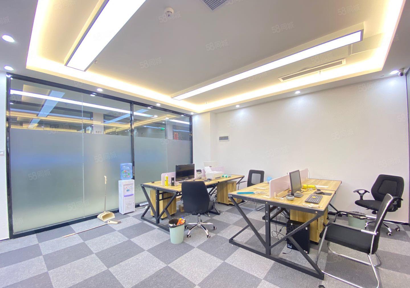 龙华清湖地铁口原房东小面积厂房出租，空地大好停车适合加工电商