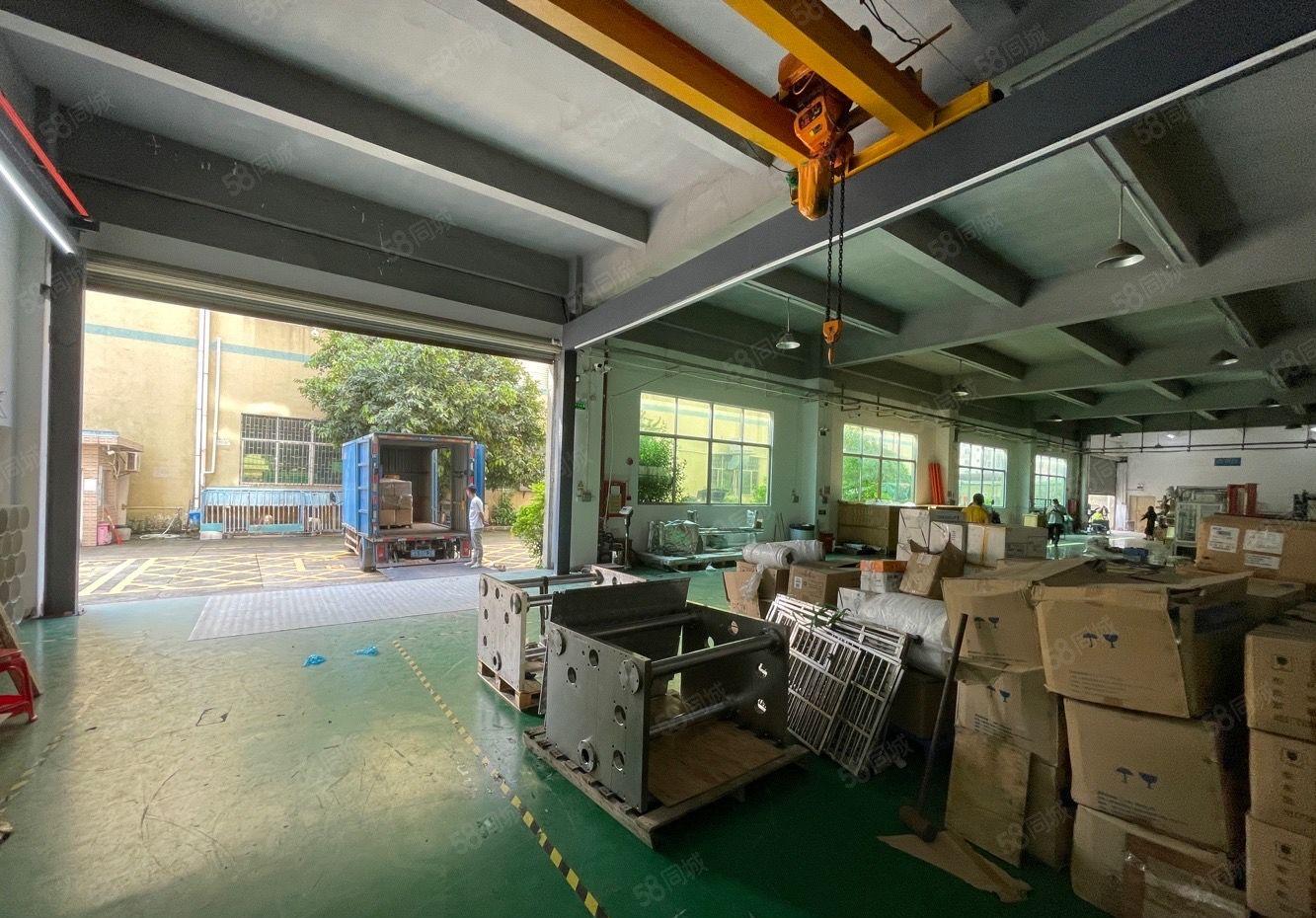 一楼厂房出租  龙华观澜工业园一楼2300平层高5.5米可分