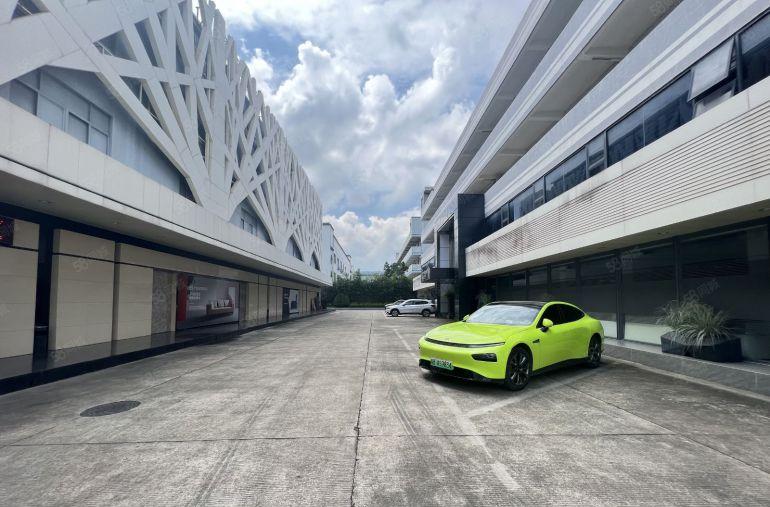 龙华大浪原房东一楼厂房1200平仓库出租带卸货台形象好易招工