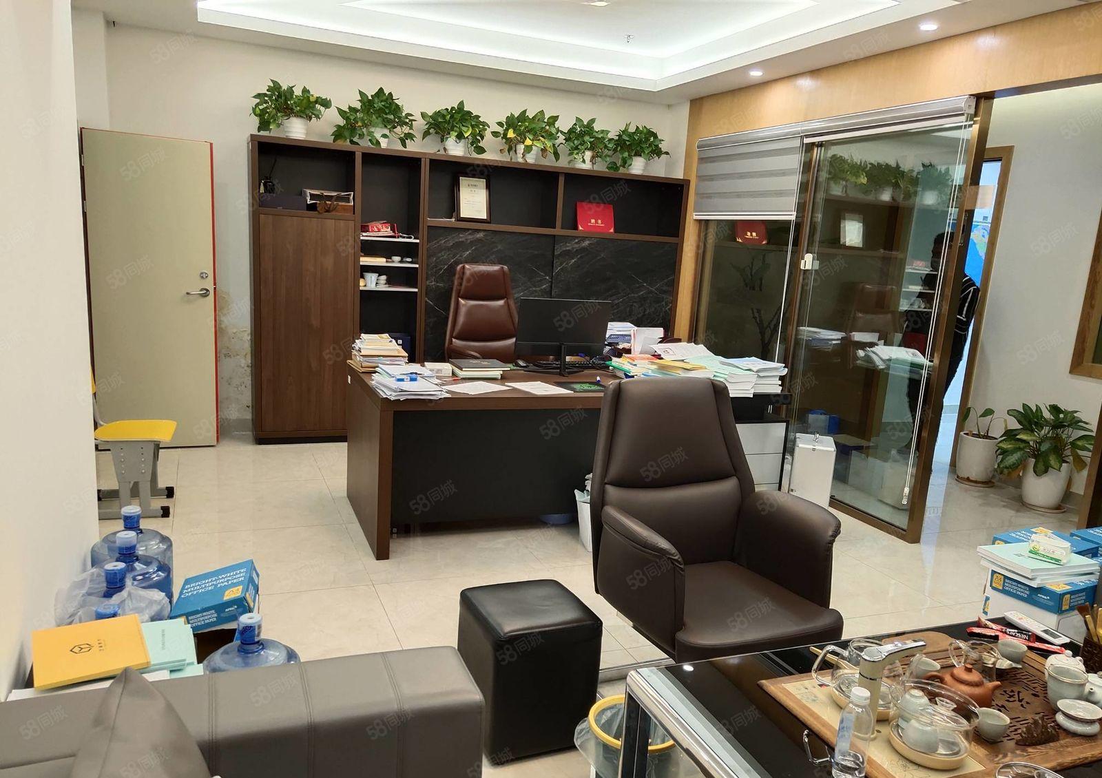 油松精装修办公室出租整层800平方水电齐全使用率高