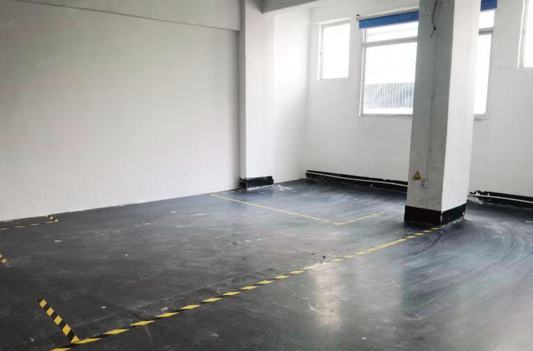 大开间 120平可定制装修 停车位充足 免费停车