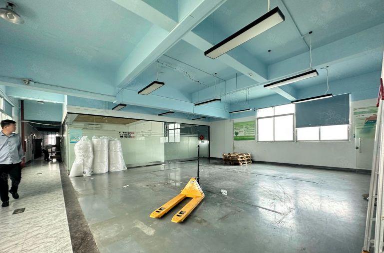 200平起，龙胜地铁站附近1500平精装修厂房出租，电商仓库