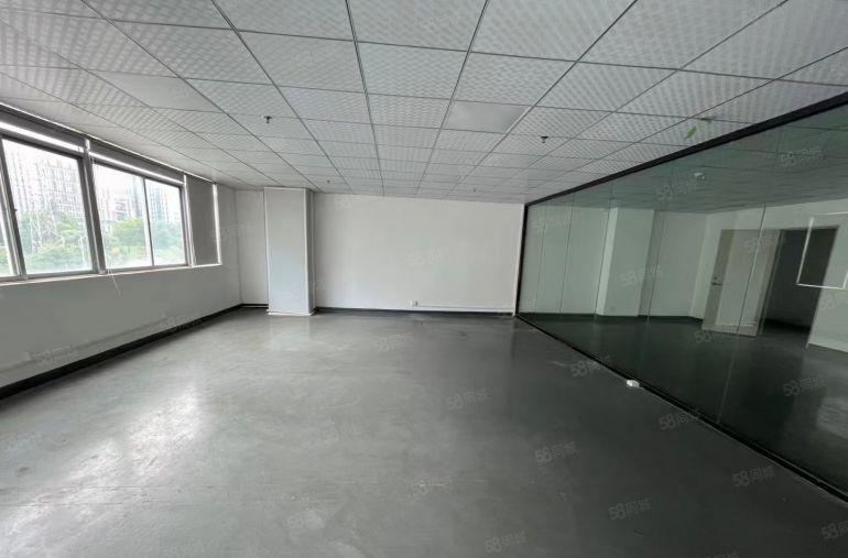 观澜樟坑径五和大道旁边楼上小面积带装修厂房出租，原房东