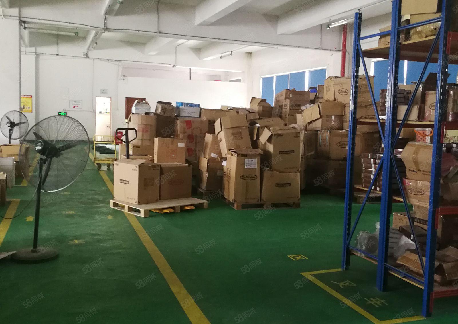 龙华厂房出租，大小面积都有，福龙路辅路旁，近龙胜地铁站附近