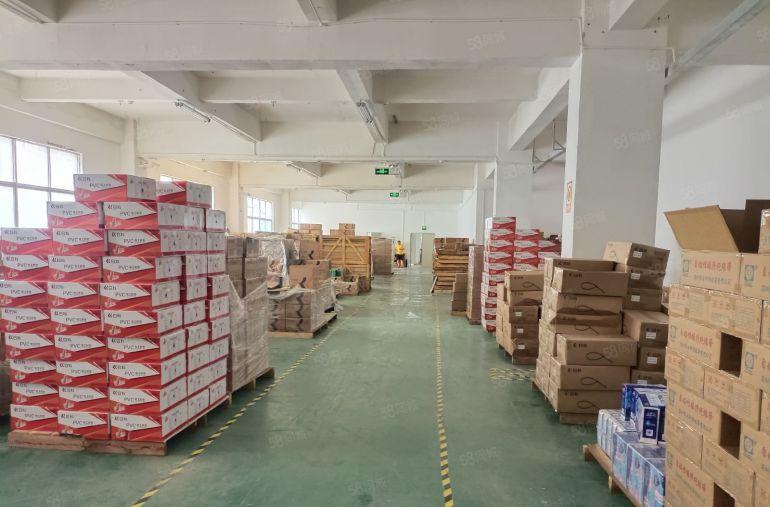 龙华大浪阳台山地铁口附近独栋6000平可分租200平超大空地