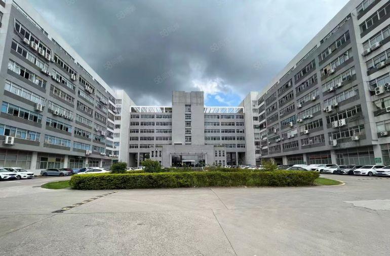 观澜樟坑径五和大道旁边楼上小面积带装修厂房出租，原房东