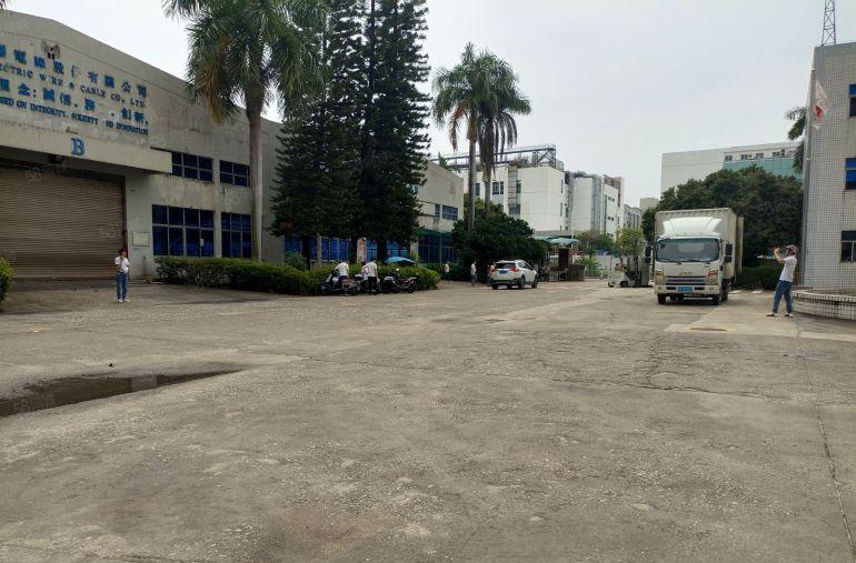 龙华富士康附近独院1.4万厂房仓库出租可分租200平超大空地